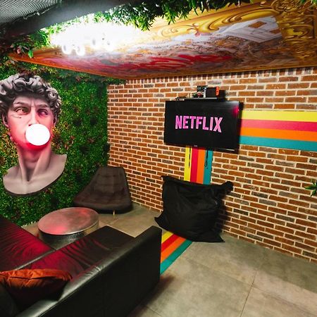 Capsule Art Deco - Jacuzzi - Netflix - Home Cinema - Arcade De Jeux & Nintendo Switch - 2 Chambres - Filet Suspendu Valenciennes Exterior foto