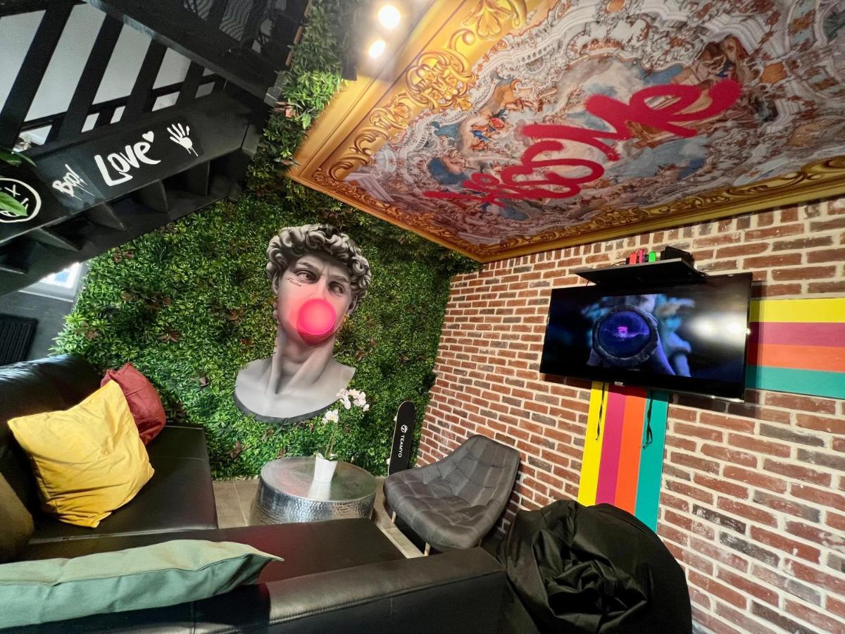 Capsule Art Deco - Jacuzzi - Netflix - Home Cinema - Arcade De Jeux & Nintendo Switch - 2 Chambres - Filet Suspendu Valenciennes Exterior foto