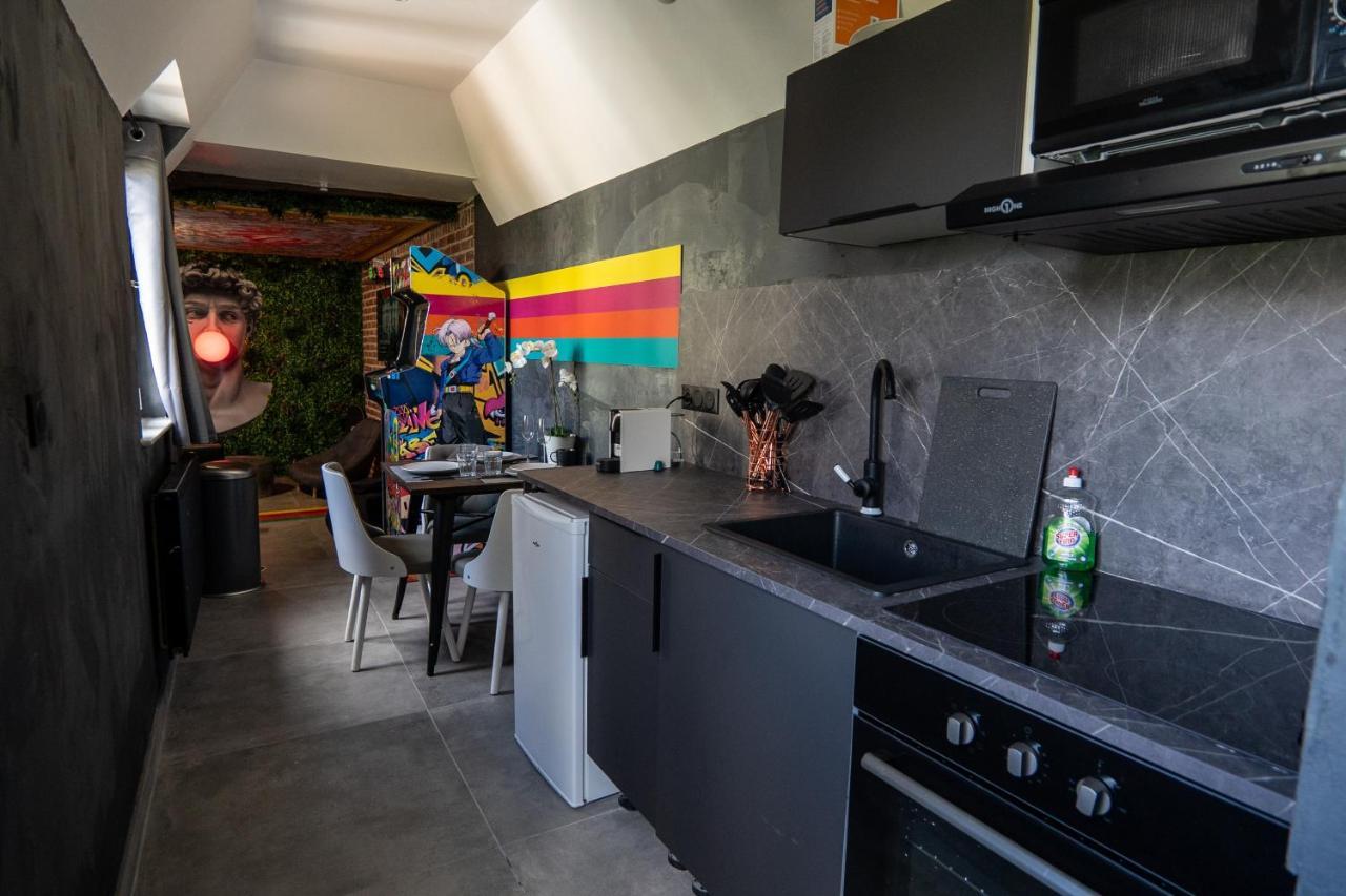 Capsule Art Deco - Jacuzzi - Netflix - Home Cinema - Arcade De Jeux & Nintendo Switch - 2 Chambres - Filet Suspendu Valenciennes Exterior foto