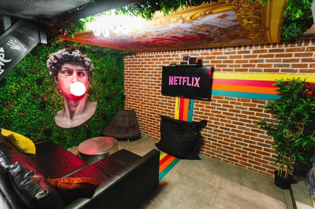 Capsule Art Deco - Jacuzzi - Netflix - Home Cinema - Arcade De Jeux & Nintendo Switch - 2 Chambres - Filet Suspendu Valenciennes Exterior foto